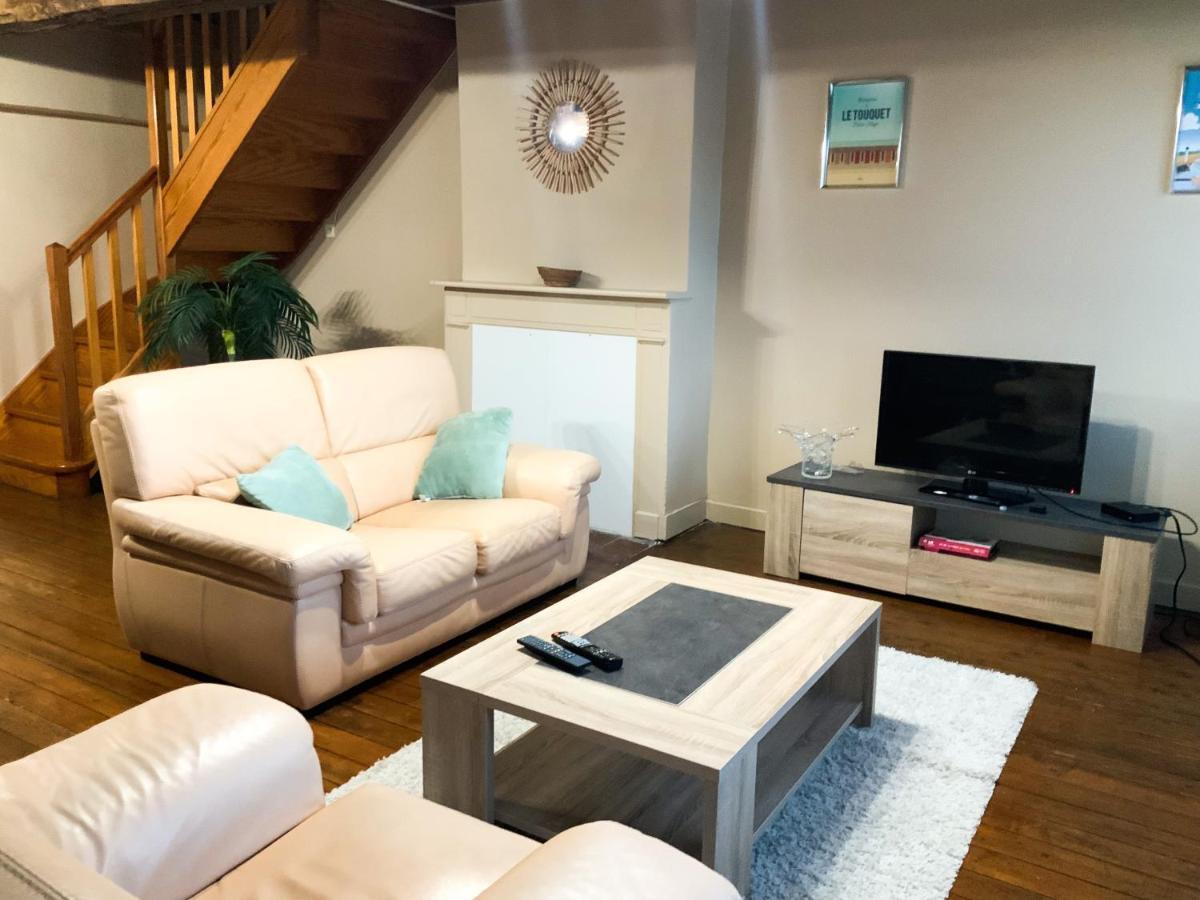 Grand Appartement Idealement Situe 7 Places Desvres Dış mekan fotoğraf